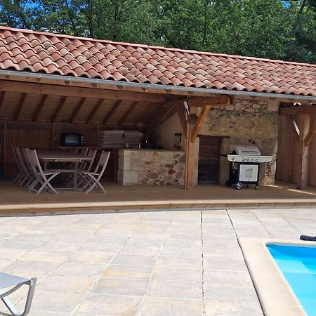 Aux Blanches Pierres Apartment Fumel Екстериор снимка