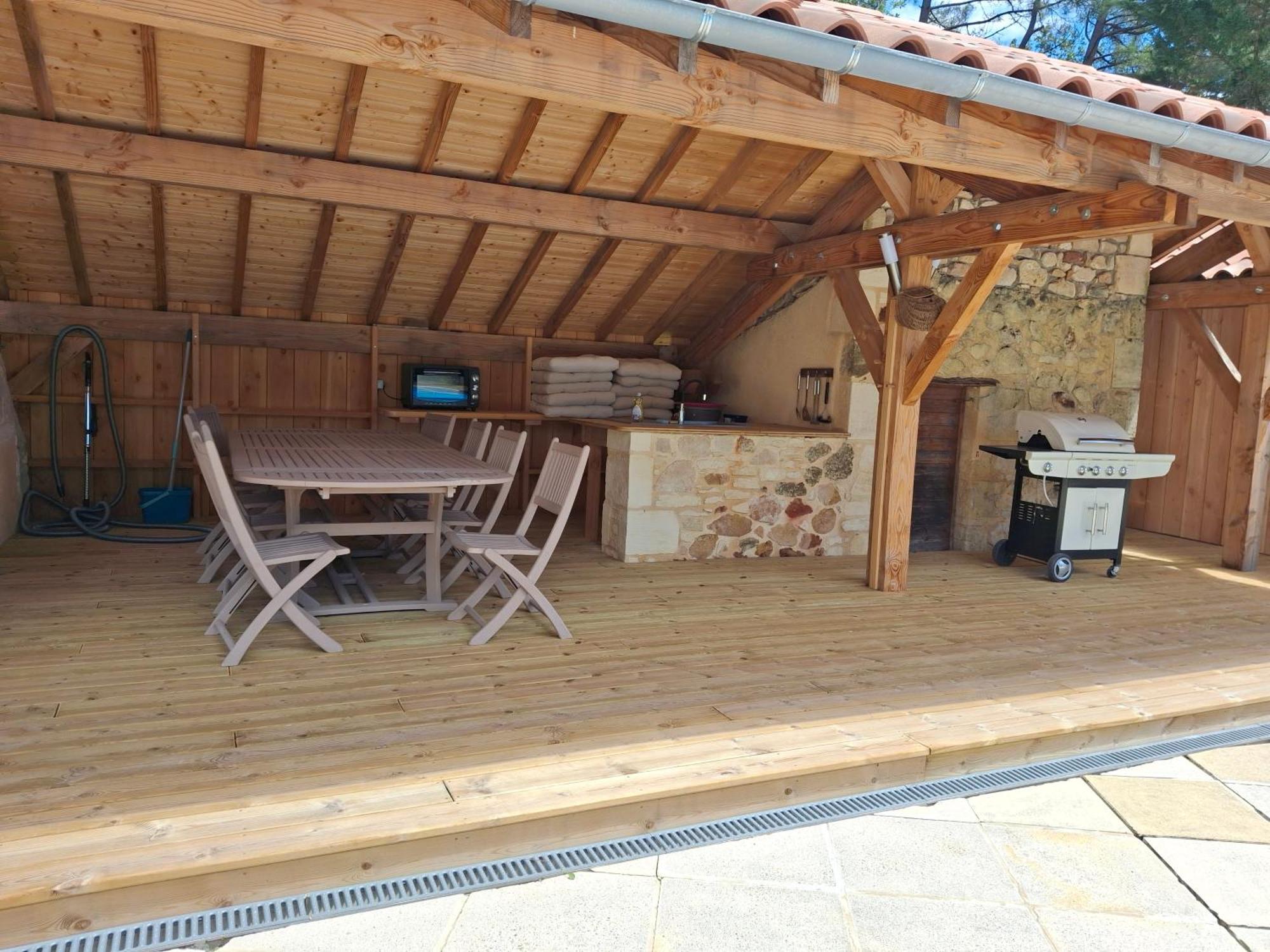 Aux Blanches Pierres Apartment Fumel Екстериор снимка