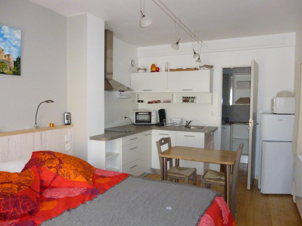 Aux Blanches Pierres Apartment Fumel Екстериор снимка